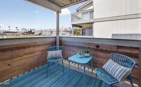 Exterior - 2955 Harbor Blvd, Oxnard, CA 93035 photo 3 of 6
