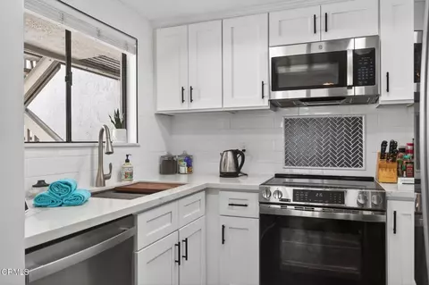 Kitchen - 2955 Harbor Blvd, Oxnard, CA 93035 photo 1 of 3