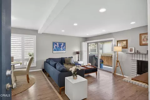 Living - 2955 Harbor Blvd, Oxnard, CA 93035 photo 2 of 2