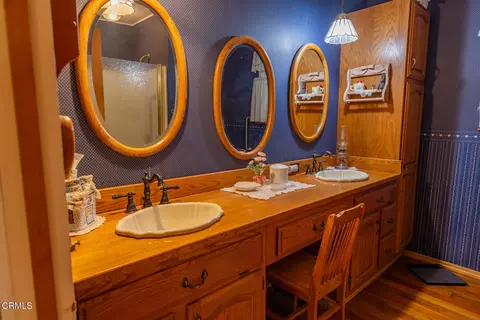 Bath - 560 Riverside Rd, Oak View, CA 93022 photo 1 of 2