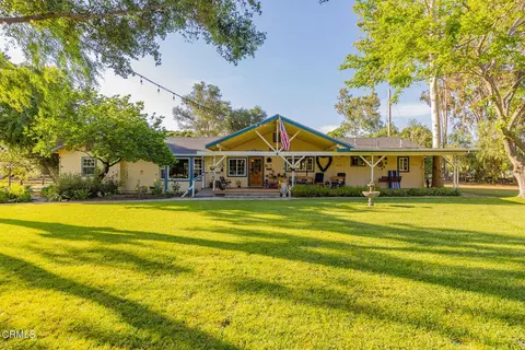 560 Riverside Rd, Oak View, CA 93022