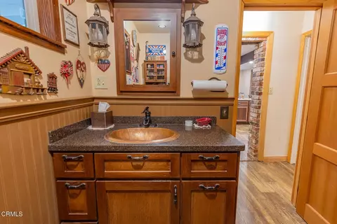 Bath - 560 Riverside Rd, Oak View, CA 93022 photo 2 of 2