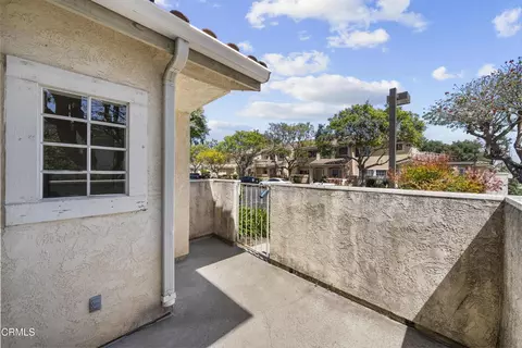 Exterior - 2003 Blackberry Cir, Oxnard, CA 93036 photo 3 of 11