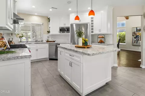 Kitchen - 705 Warrendale St, Simi Valley, CA 93065 photo 4 of 7