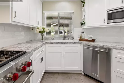 Kitchen - 705 Warrendale St, Simi Valley, CA 93065 photo 6 of 7