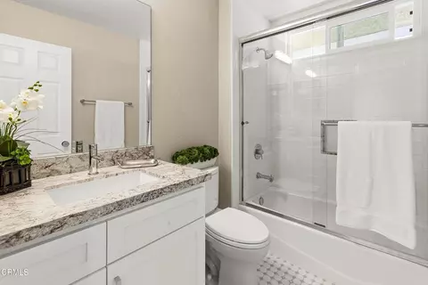 Bath - 705 Warrendale St, Simi Valley, CA 93065 photo 2 of 7