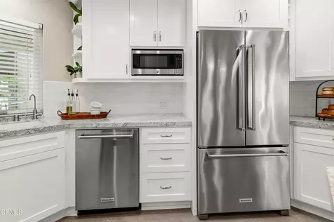 Kitchen - 705 Warrendale St, Simi Valley, CA 93065 photo 7 of 7