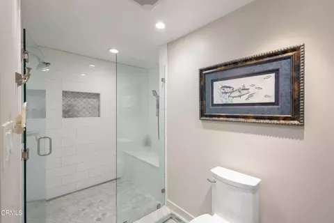 Bath - 2230 Jamestown Ln, Oxnard, CA 93035 photo 5 of 6