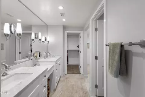 Bath - 2230 Jamestown Ln, Oxnard, CA 93035 photo 4 of 6