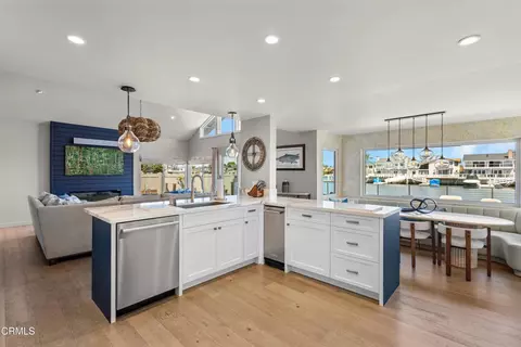 Kitchen - 2230 Jamestown Ln, Oxnard, CA 93035 photo 2 of 5