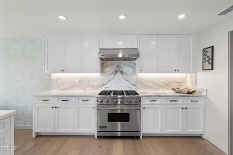 Kitchen - 2230 Jamestown Ln, Oxnard, CA 93035 photo 4 of 5