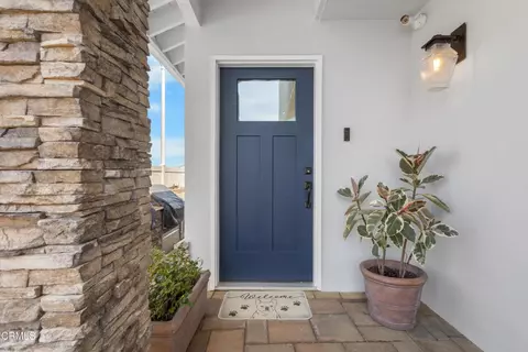 Entry Way - 2230 Jamestown Ln, Oxnard, CA 93035 photo 1 of 4