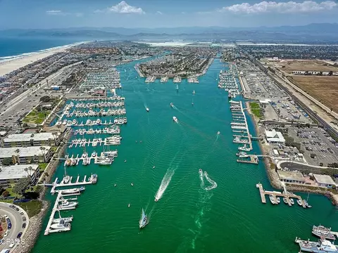View/Area - 333 Melrose Dr, Oxnard, CA 93035 photo 12 of 14