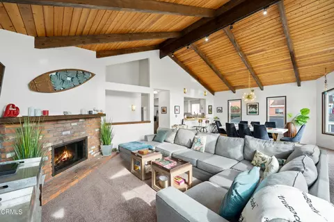 Living - 333 Melrose Dr, Oxnard, CA 93035 photo 6 of 10