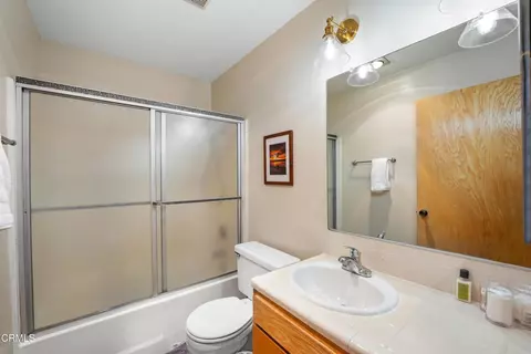 Bath - 333 Melrose Dr, Oxnard, CA 93035 photo 2 of 2
