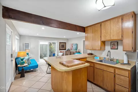 Kitchen - 333 Melrose Dr, Oxnard, CA 93035 photo 5 of 6