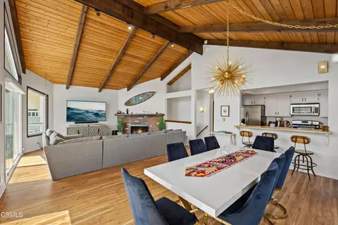 Dining - 333 Melrose Dr, Oxnard, CA 93035 photo 1 of 2