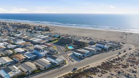 5540 W 5th St #21, Oxnard, CA 93035 photo 2