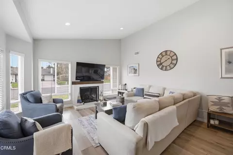Living - 2791 Waverly Ave, Camarillo, CA 93010 photo 2 of 6