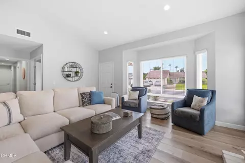Living - 2791 Waverly Ave, Camarillo, CA 93010 photo 5 of 6