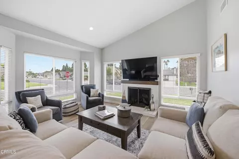 Living - 2791 Waverly Ave, Camarillo, CA 93010 photo 4 of 6