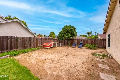 Exterior - 2791 Waverly Ave, Camarillo, CA 93010 photo 12 of 14