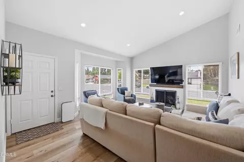 Living - 2791 Waverly Ave, Camarillo, CA 93010 photo 3 of 6