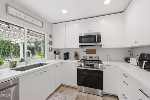 Kitchen - 2791 Waverly Ave, Camarillo, CA 93010 photo 3 of 5