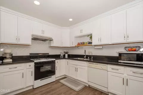 Kitchen - 5204 Creekside Rd, Camarillo, CA 93012 photo 1 of 2