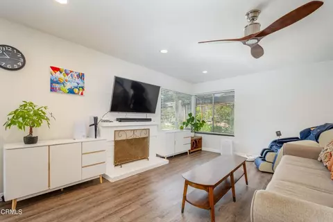 Living - 5204 Creekside Rd, Camarillo, CA 93012 photo 2 of 2