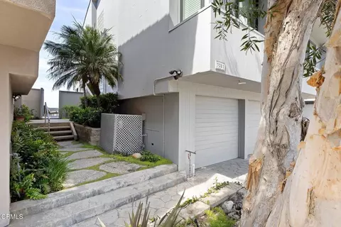 Exterior - 3281 Ocean Dr, Oxnard, CA 93035 photo 6 of 9
