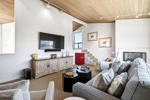 Living - 3281 Ocean Dr, Oxnard, CA 93035 photo 9 of 10