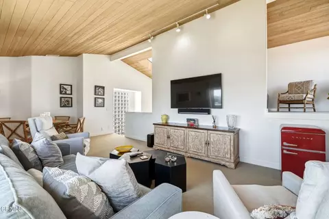 Living - 3281 Ocean Dr, Oxnard, CA 93035 photo 8 of 10