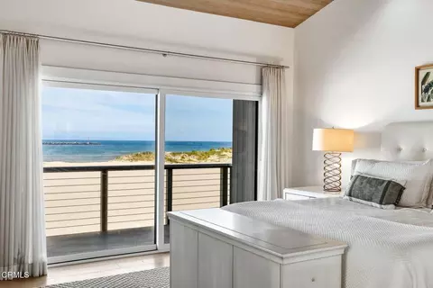 Bedroom - 3281 Ocean Dr, Oxnard, CA 93035 photo 4 of 10