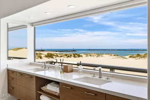 Bath - 3281 Ocean Dr, Oxnard, CA 93035 photo 2 of 8