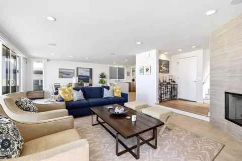 Living - 3281 Ocean Dr, Oxnard, CA 93035 photo 5 of 10