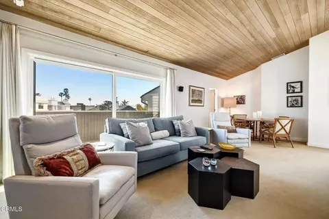 Living - 3281 Ocean Dr, Oxnard, CA 93035 photo 6 of 10