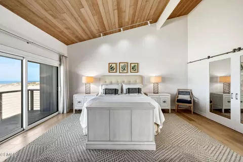 Bedroom - 3281 Ocean Dr, Oxnard, CA 93035 photo 3 of 10