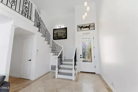 Entry Way - 2355 Peninsula Rd, Oxnard, CA 93035 photo 2 of 2