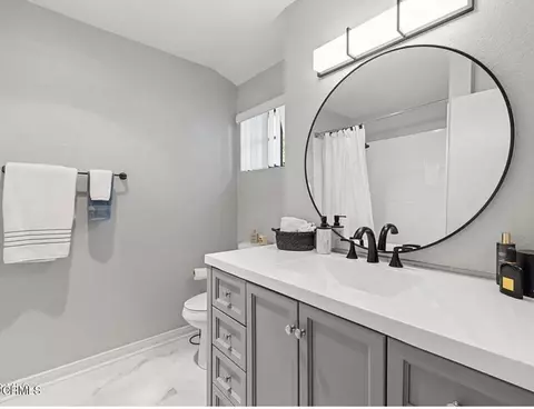 Bath - 5204 Columbus Pl, Oxnard, CA 93033 photo 2 of 3