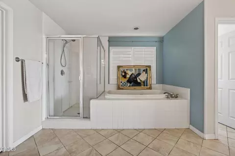 Bath - 668 Corte Sol, Camarillo, CA 93010 photo 3 of 6