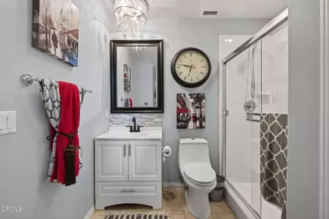 Bath - 668 Corte Sol, Camarillo, CA 93010 photo 5 of 6