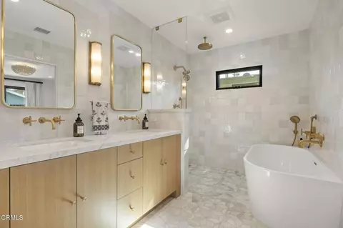 Bath - 5221 Wavecrest Way, Oxnard, CA 93035 photo 3 of 4