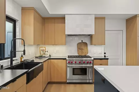 Kitchen - 5221 Wavecrest Way, Oxnard, CA 93035 photo 4 of 5