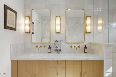 Bath - 5221 Wavecrest Way, Oxnard, CA 93035 photo 1 of 4