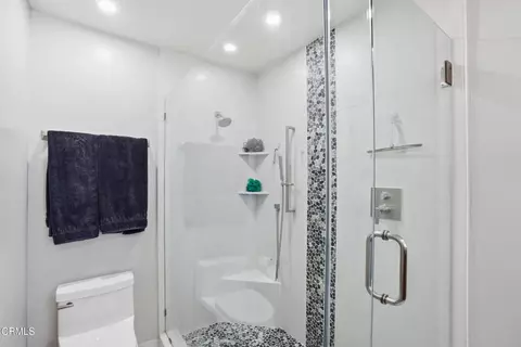Bath - 39 La Suen Dr, Camarillo, CA 93010 photo 3 of 6