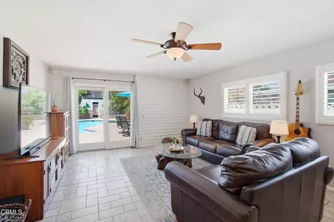 Living - 39 La Suen Dr, Camarillo, CA 93010 photo 4 of 5