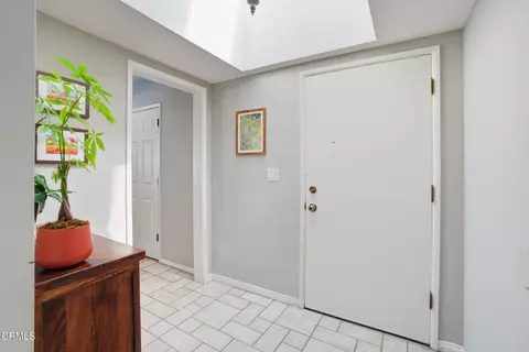 Entry Way - 39 La Suen Dr, Camarillo, CA 93010 photo 3 of 4