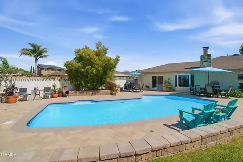 Exterior - 39 La Suen Dr, Camarillo, CA 93010 photo 3 of 9