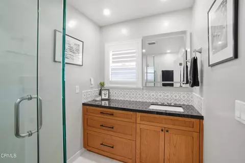 Bath - 39 La Suen Dr, Camarillo, CA 93010 photo 4 of 6